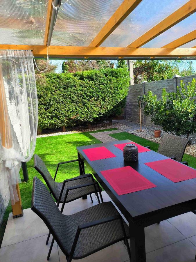 Apartamento Baky House Balatonlelle Exterior foto